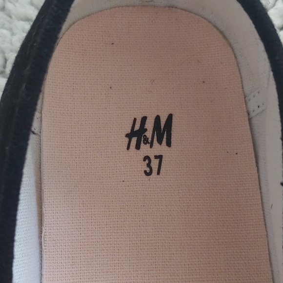 Black and white H&M loafers - Picture 4 of 4